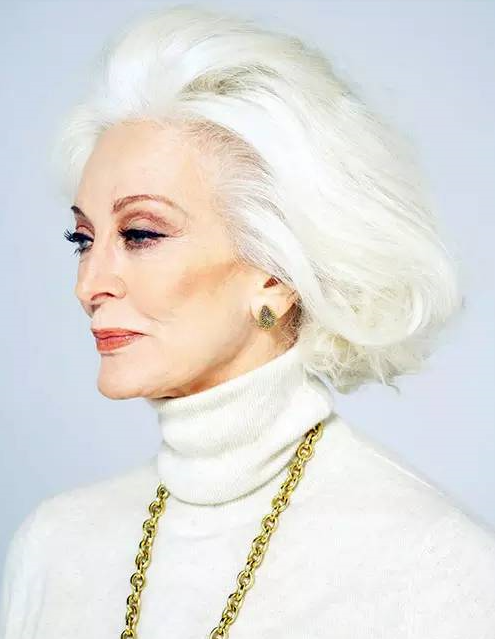 卡门|85岁仍有“夜生活”，身材好到爆炸，和小鲜肉纵情相处