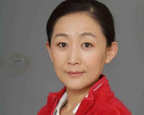 出道33年无绯闻,与哥哥约定一辈子不结婚,今57岁还没成家