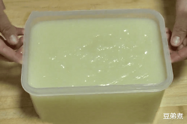 【饺子】立夏后，教你在家做凉拌米豆腐，清凉爽滑，入口即化，特好吃