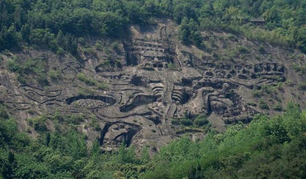 重庆|重庆最落魄的景点，坐拥“世界第一”雕像，游客却寥寥无几