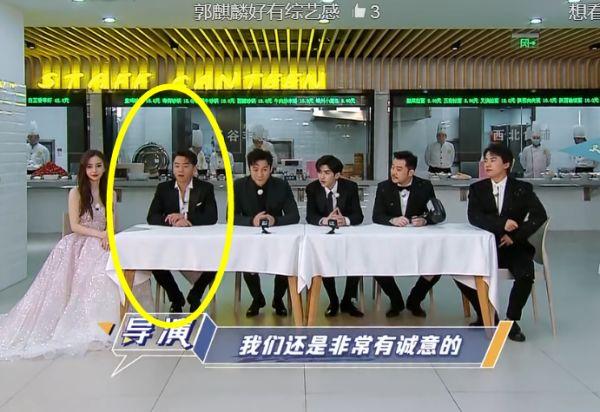 奔跑吧兄弟@跑男上“最大牌”的艺人,不顾镜头公开玩手机,导演看了却不敢吭气!