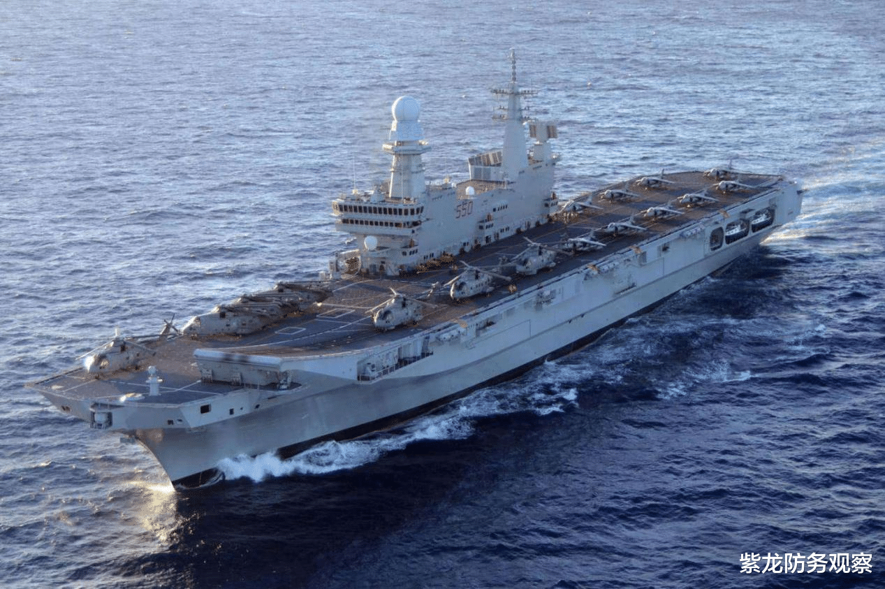 「F-35」又一国野心暴露，2.7万吨航母成功起降F35，普京只有眼红的份