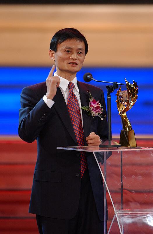 马云■疫情当前，马云竟给美国捐物资？看完只能夸马云高明