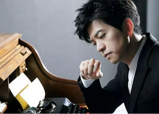 「结婚」高产歌手李健，炙手可热的音乐人，他的音乐吸引了无数人