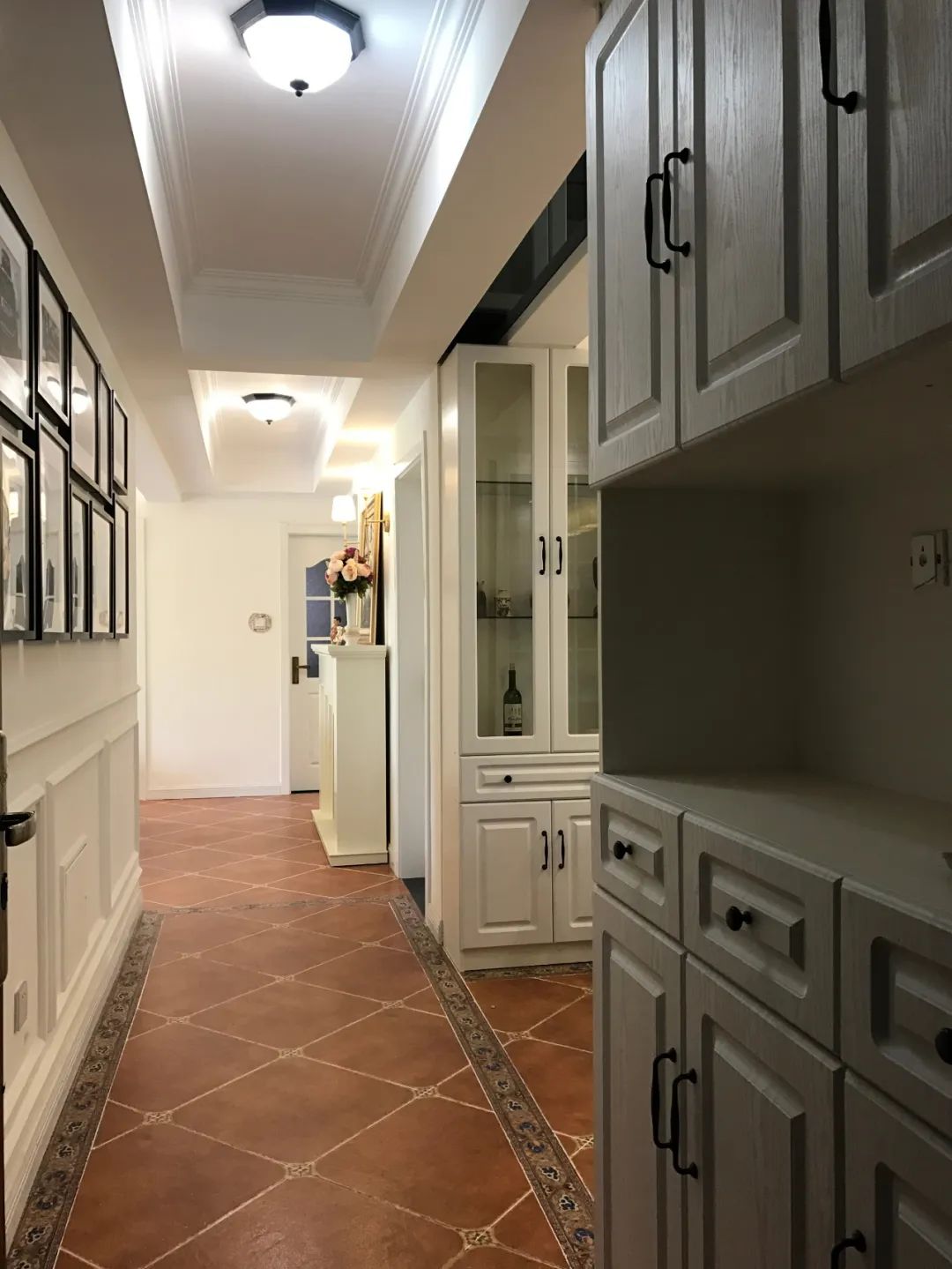 『』8种走廊吊顶造型设计，准备装修的进来，看完再装也不晚！