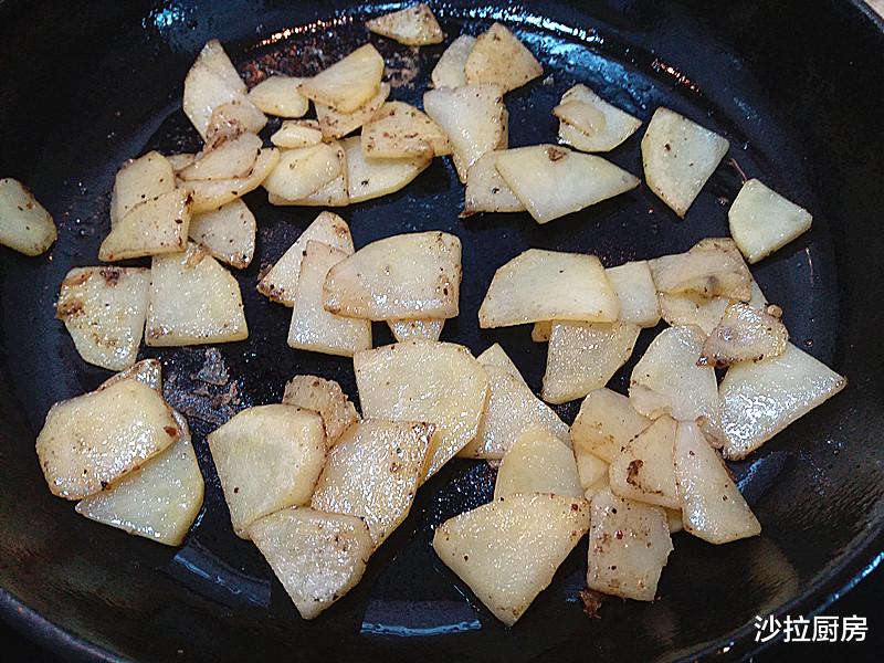 『土豆』土豆和它一起炒，吃着比肉香，家人都爱吃，太解馋了