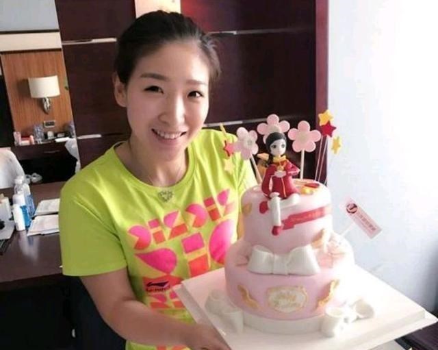 【刘诗雯】终于当了回第一，刘诗雯超越丁宁领衔出镜，展现一姐风采