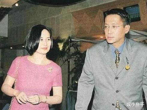 『何超琼』2000年被李嘉欣抢走老公许晋亨后，原配何超琼的报复手段真“解恨”