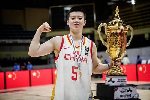 『中国女篮』中国女篮目前主力球员都有哪些？各个位置上的佼佼者有哪些？