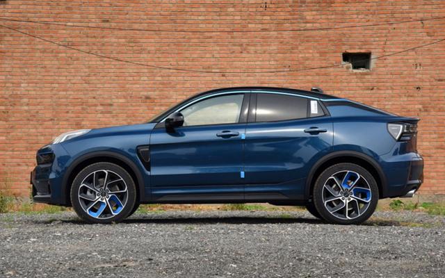 宝马X4|国产轿跑SUV里最接近宝马X4的车，两驱顶配裸车不到20w，太帅了！