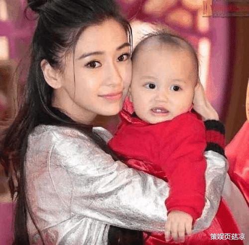 Angelababy|杨颖带娃出游被遇见，三岁身高堪称巨型宝宝，婚姻疑出现危机