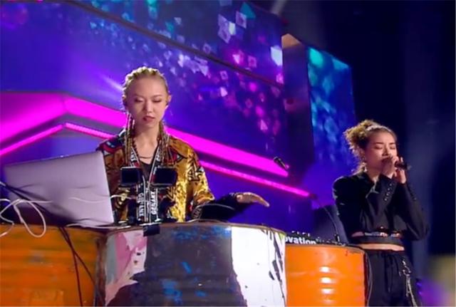 好声音|《好声音》开播，导师抢人依然激烈，好舌头华少并没有缺席