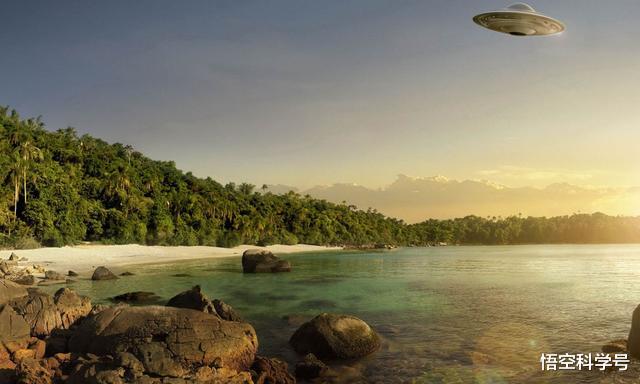 「UFO」6月第3起了!“不明飞行物”又来了,这次照片清晰,总计拍了5张