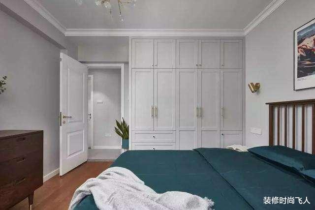 ▲衣柜到顶万万要装这个东西，一听老木工的话，我就懊悔如今才察觉