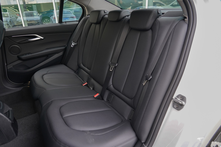 [思域]这豪车跌至“白菜价”！从20万下探到13.6万，光看车标，也不买思域