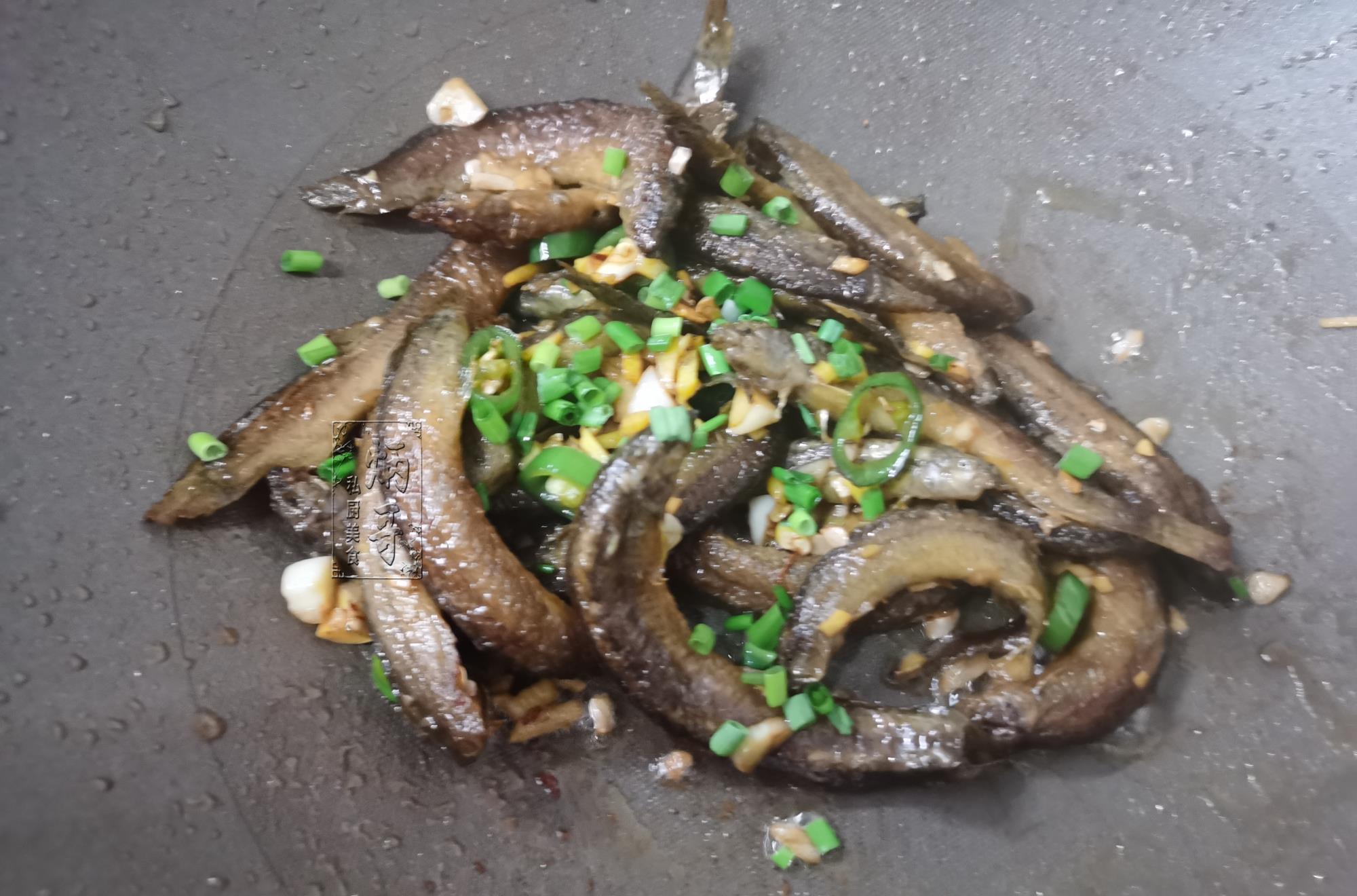 泥鳅|全身都是宝的鱼，营养比鳗鱼还高，河里越来越少了，有钱吃不到！