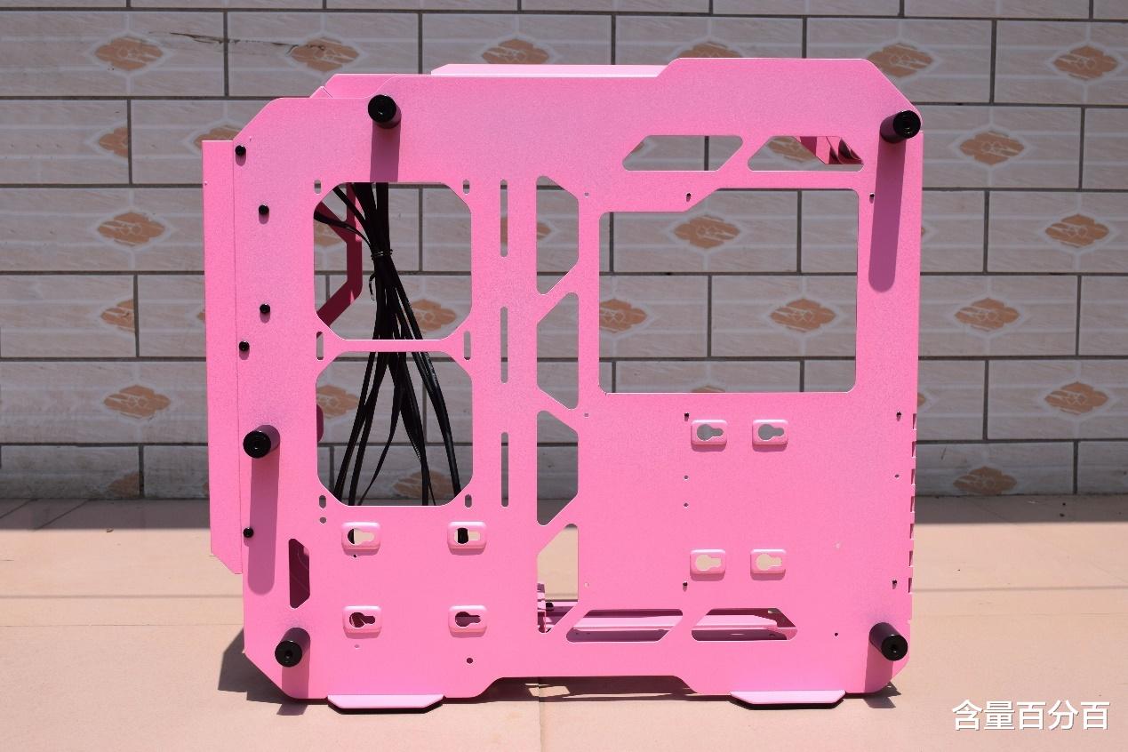 iPhone 8|钢铁直男粉，个人首款异型机箱骨伽小开拓者S装机点评