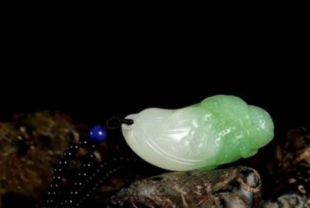 『翡翠』这10种玉石和翡翠极其相似，行家都经常看走眼，你会分辨吗？