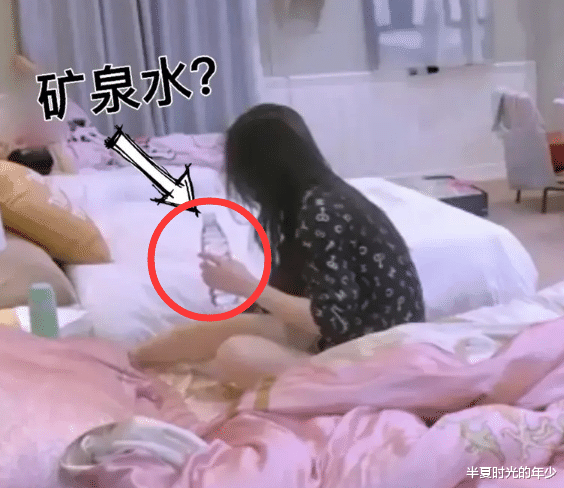 黄圣依|有种炫富叫黄圣依洗脚，看清她用的水，网友：我见过最贵的洗脚水