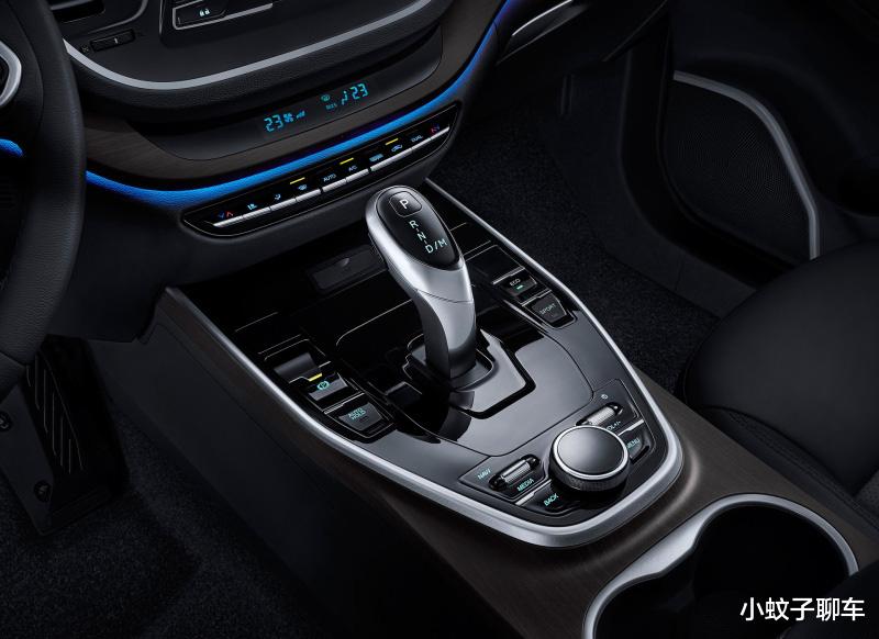 东南dx7|又一国产“颜值王”,“宾法”设计,最大马力近200匹,11.99万起