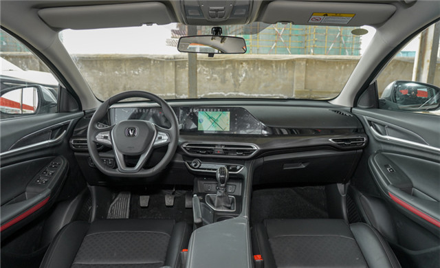 长安逸动|长安逸动PLUS价格适中,外观帅气,家用代步没问题