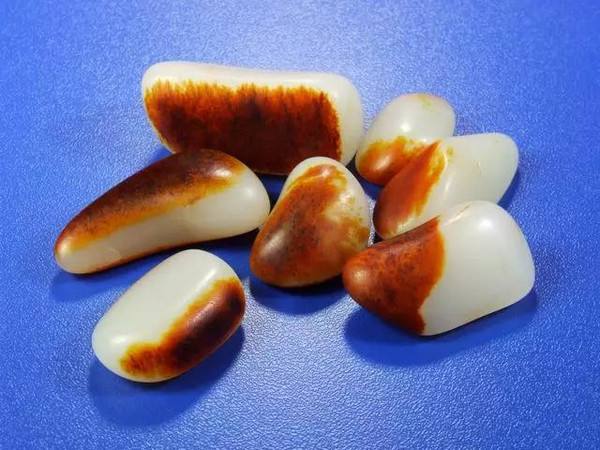 ##和田玉“罕见”大料具备的魅力？得知真相，玉友：各有各的美！