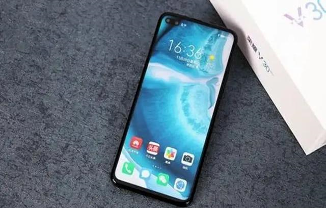 华为荣耀|华为爆发了，荣耀V30Pro跌至清仓价，但很多人不识货