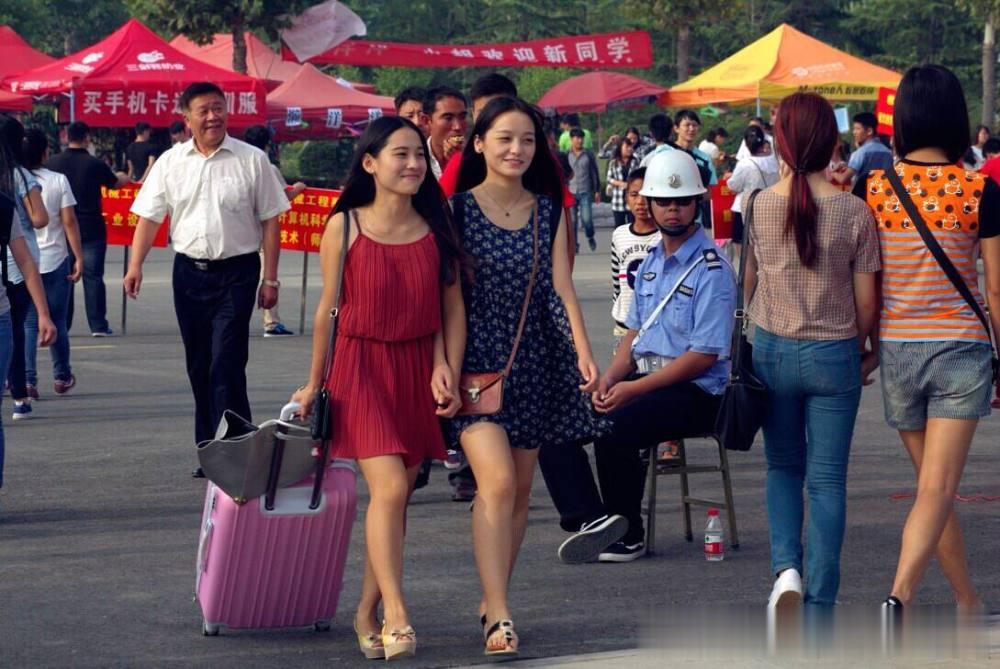 录取通知书|录取通知书拿到后,新生提前准备这四样东西,开学不再折腾家里人