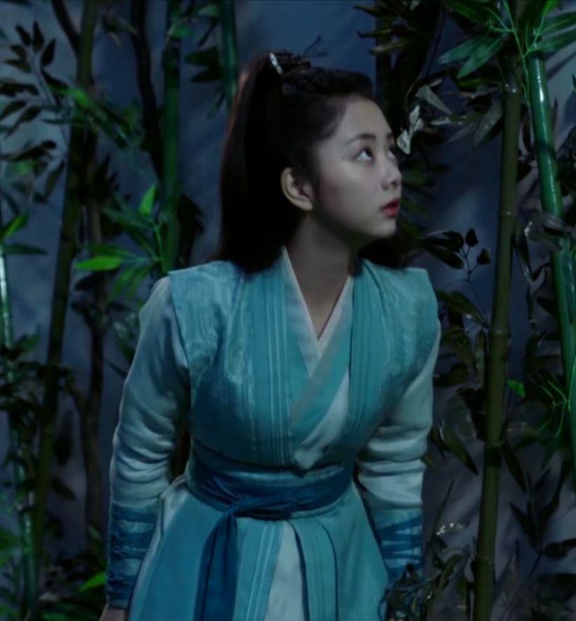 【锦衣之下】锦衣之下：高定服装一套上万元，今夏就有34套，最富捕快在此