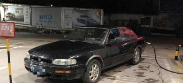 丰田凯美瑞：开了25年的丰田“凯美瑞”，车主不舍得报废几乎没修过还能开