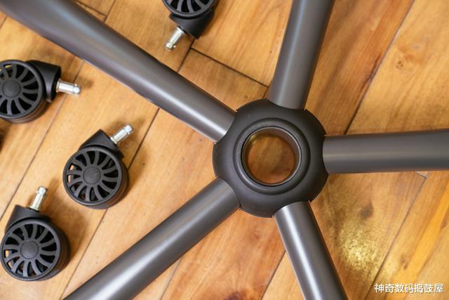 网易严选|老罗3小时直播，我只记住了他坐的那把椅子：网易严选人体工学椅