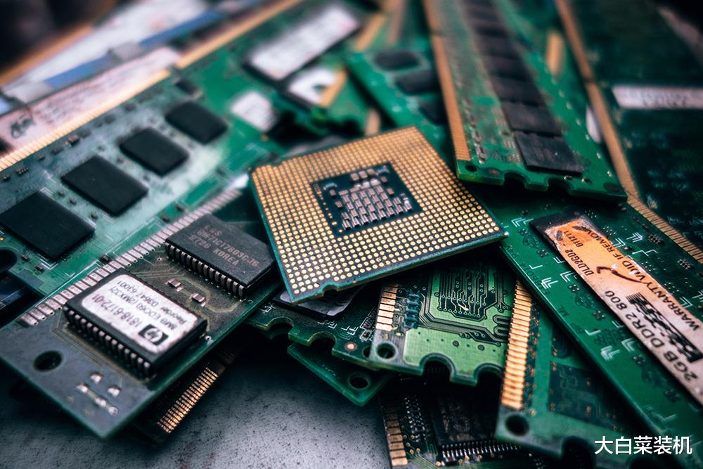 OLED|电脑小白必备：笔记本选购指南，教你轻松避开购买PC的那些坑！