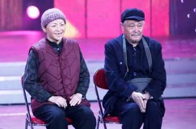 『宋丹丹』2008年春晚，赵本山宋丹丹后台拥抱痛哭：如果不是我俩，早就砸了