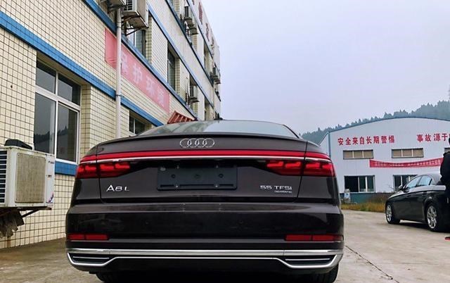 奥迪A8|老板花90万提辆新款奥迪A8，行驶1620公里后，车主说了句大实话！