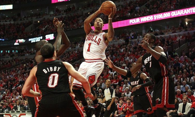 罗斯▲众所周知罗斯是历史最年轻MVP，那谁是最老MVP？网友：没想到是他