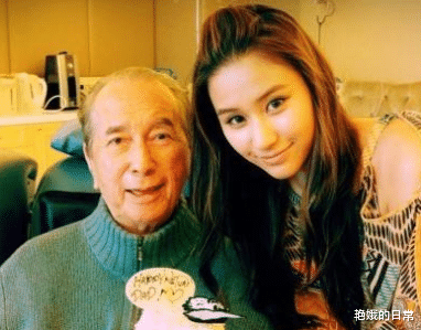 何超莲■何超莲自曝曾被变态跟踪，打电话给爸爸求救，接下来画面比电影都精彩