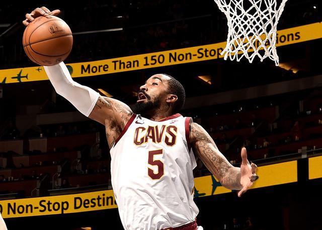 皇家马德里▲正式官宣！湖人晒15人海报，布拉德利被放弃，球队真的签约JR？