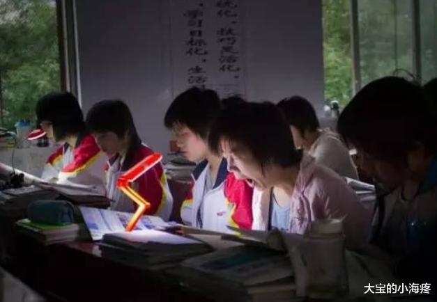 『清华大学』他4次高考,一次复旦,一次北大,两次清华,现状令人唏嘘不已