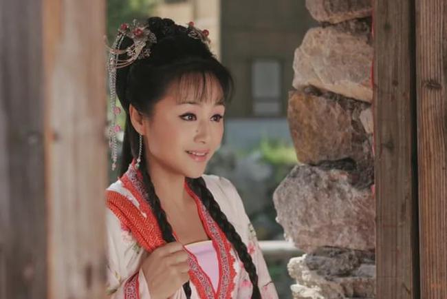 曹颖|童养媳翻身火了10年后消失无踪，复出坐上富贵花头把交椅！绝！