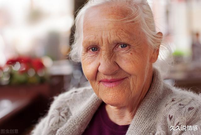 人到晚年，卻沒有足夠的退休金，82歲老太傾述出自己的淒涼經歷-圖6