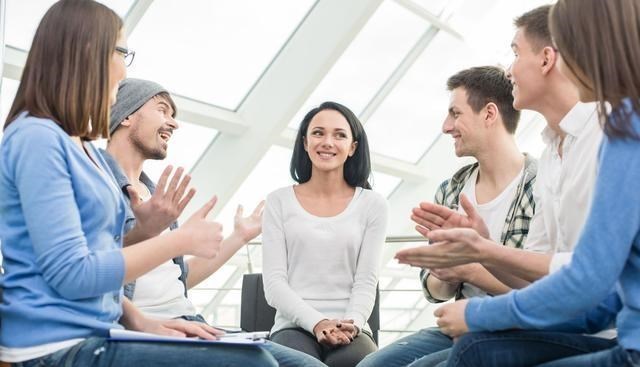 ▲同事关系再好，也不要闲聊这3个话题