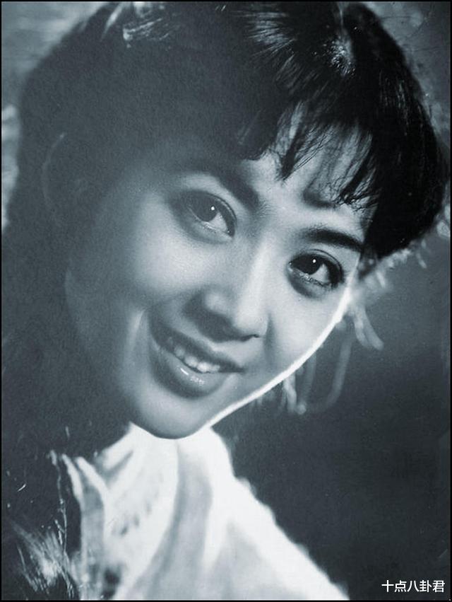 龚雪|80年代美女龚雪：为了爱情放弃事业嫁到美国，67岁风采依旧