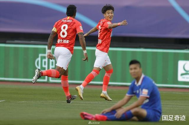 广州恒大|国足要的顶级后卫来了！恒大强援2动作拉开与其他国内球员差距