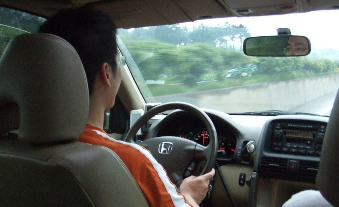 ▲不论车子好坏，塞根这种“橡皮筋”，车内一下就安静了