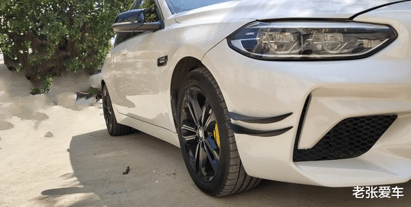 宝马1系|没白等,从19.88万跌到14万,开出去,看车标就比帕萨特上档次