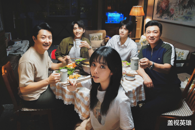 谭松韵|《以家人之名》在播，谭松韵又被爆有新剧，男主很红：粉丝破2千万