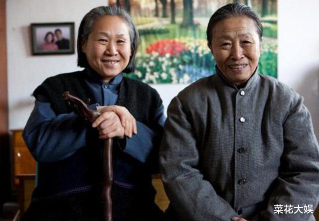 影视圈|62岁被儿子带进演艺圈，两部电影票房超85亿，如今比儿子还要红