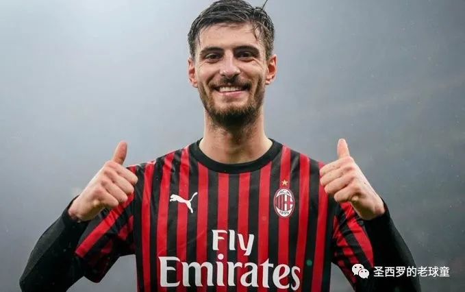 AC米兰|AC米兰：正在考虑签下三名处于自由身的中后卫，以增强球队的阵容