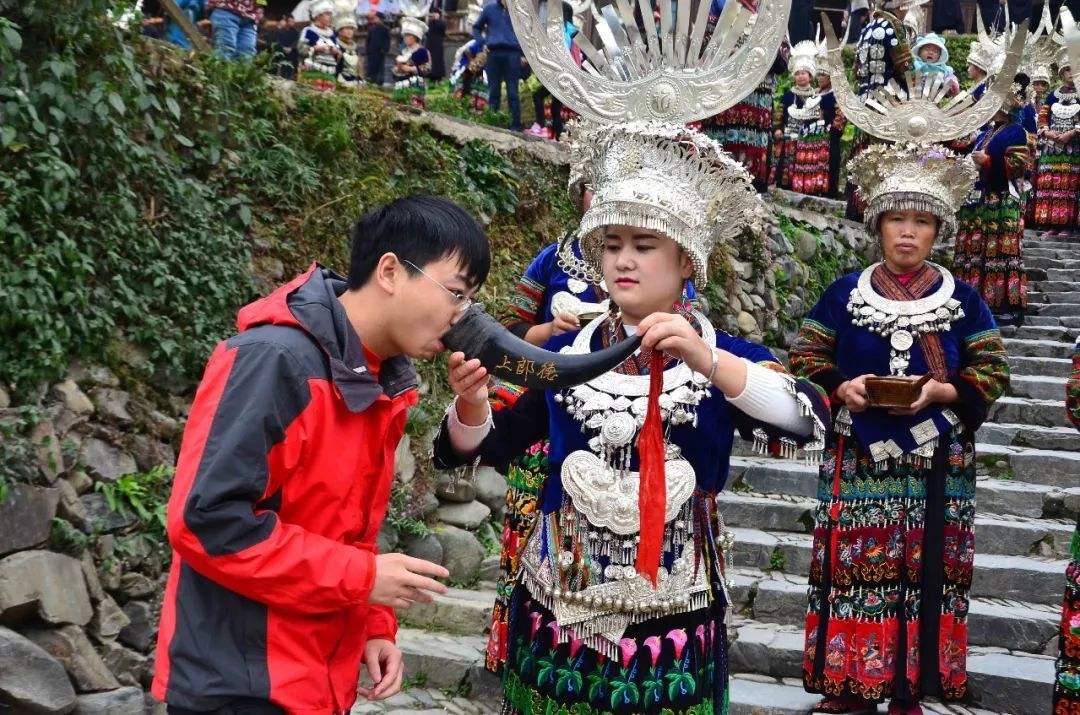 贵州|国庆旅游收入数据耀眼，云南啊云南，你究竟差于贵州几何？