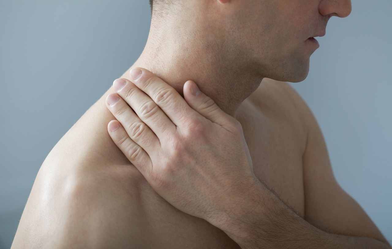 肝脏|肝内有癌，肩膀先知？若肩膀出现这种现象，暗示肝癌已到中晚期？